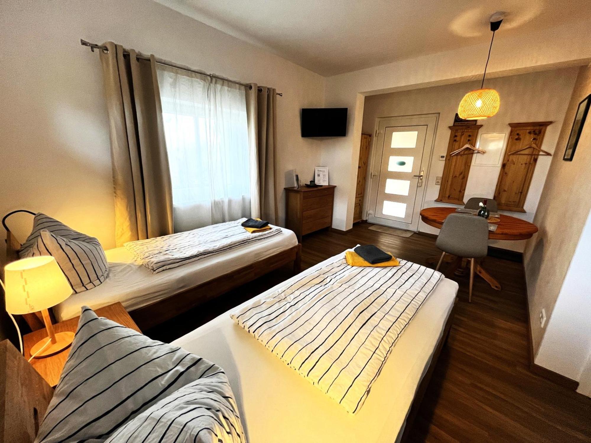Ferienwohnungen Landeskrone Dresde Extérieur photo